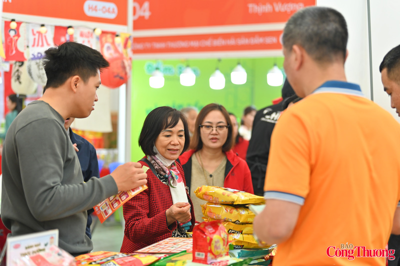 Các gian hàng bánh kẹo là nhóm được người tiêu dùng quan tâm.