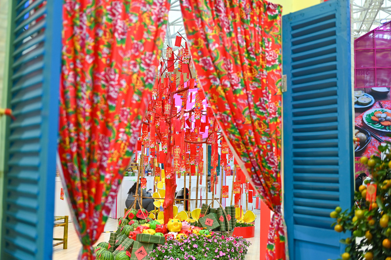 Không gian rực rỡ sắc Tết tại Hội chợ Mùa Xuân 2026 - 14