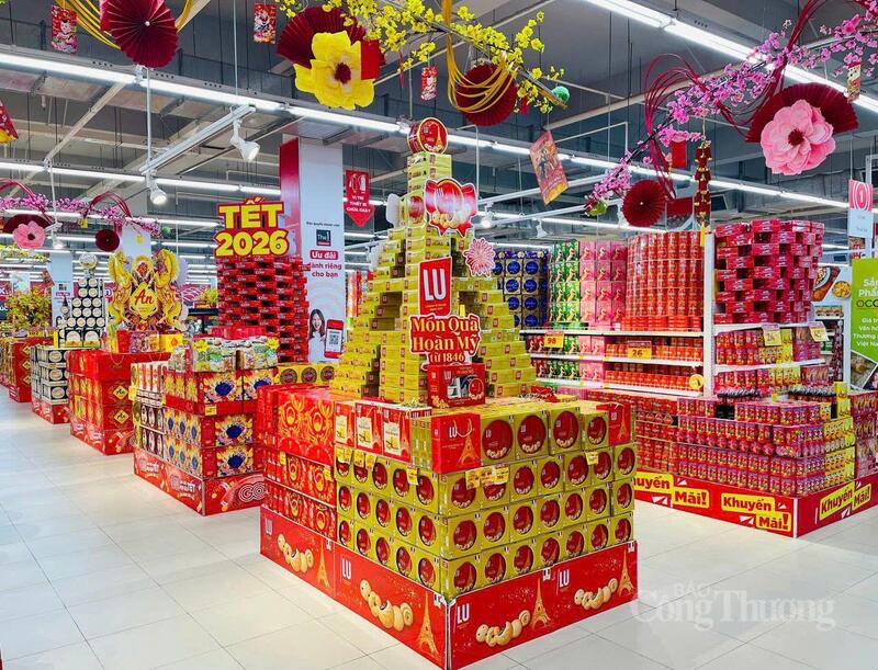 Các doanh nghiệp đã chủ động nguồn hàng từ sớm để phục vụ người dân mua sắm trong dịp Tết. Ảnh: Thừa Ngọc
