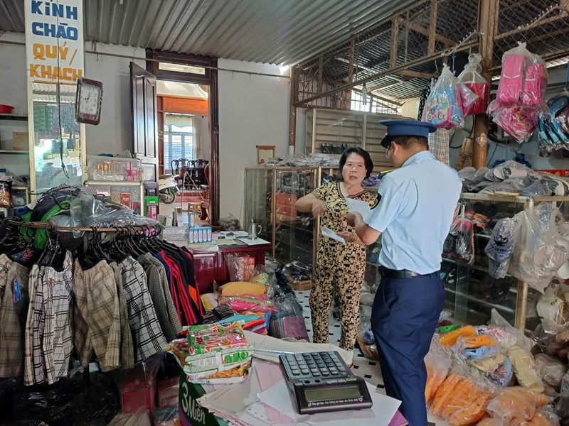 Lực lượng quản lý thị trường đã tập trung kiểm tra, xử lý nghiêm các hành vi vi phạm về đầu cơ, găm hàng, gian lận về đo lượng, chất lượng, hàng giả...