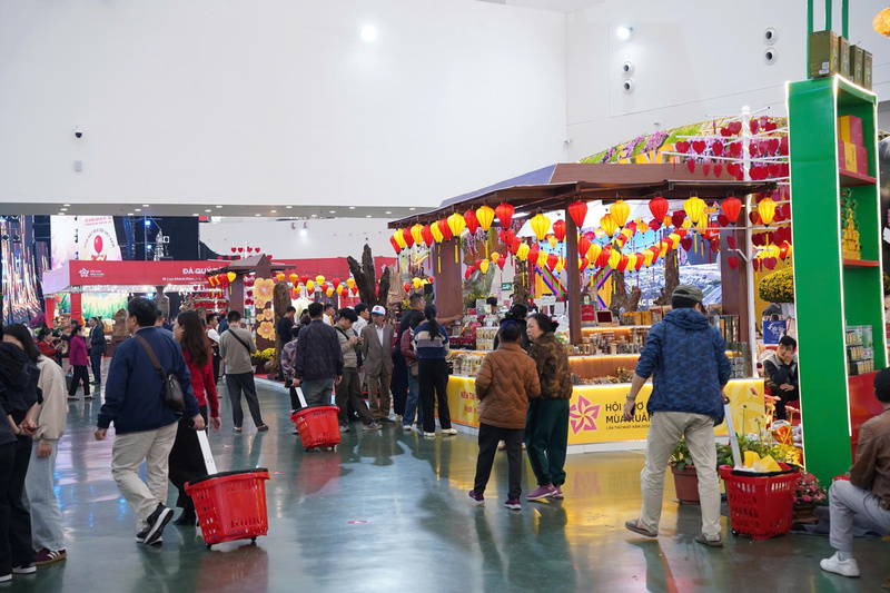 Bước sang ngày 5/2, Hội chợ Mùa Xuân 2026 tiếp tục là tâm điểm được các cơ quan báo chí trung ương theo dõi, phản ánh đậm nét