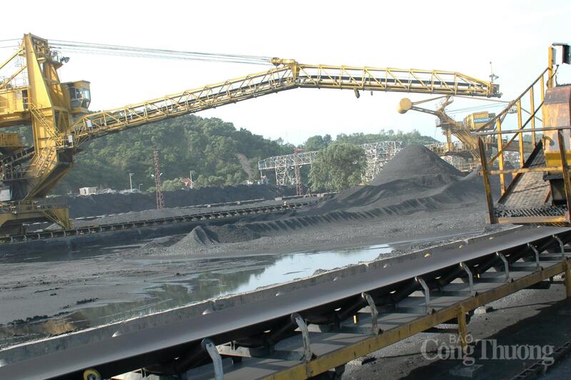 Ngành công nghiệp khai khoáng tăng cường đưa công nghệ vào hoạt động sản xuất, kinh doanh. Ảnh: Cấn Dũng