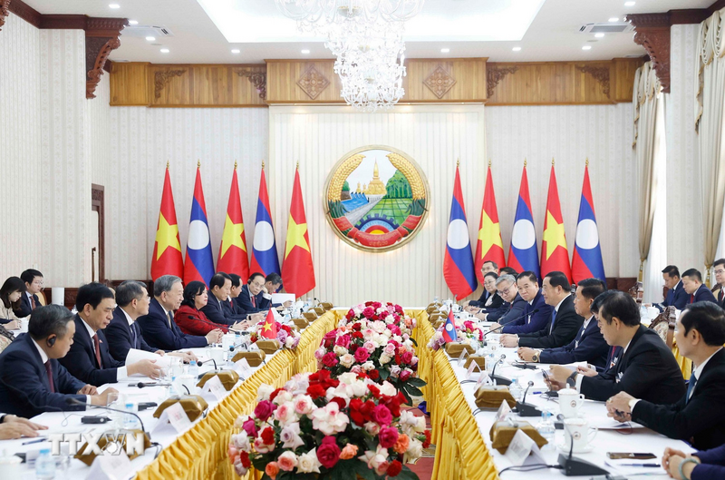 Tổng Bí thư Tô Lâm hội kiến Thủ tướng Chính phủ Lào Sonexay Siphandone. Ảnh: Thống Nhất/TTXVN