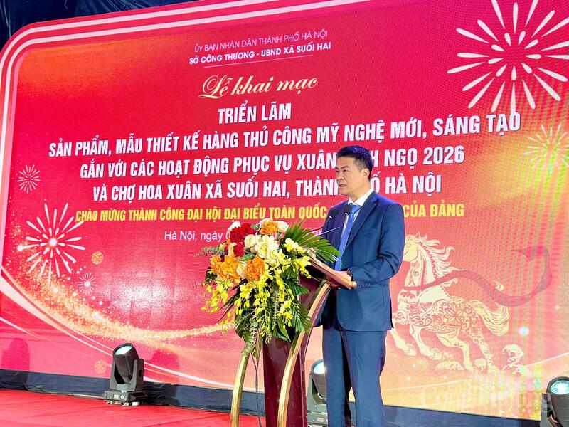 Ông Nguyễn Đình Thắng, Phó Giám đốc Sở Công Thương Hà Nội phát biểu khai mạc sự kiện. Ảnh: Thùy Linh