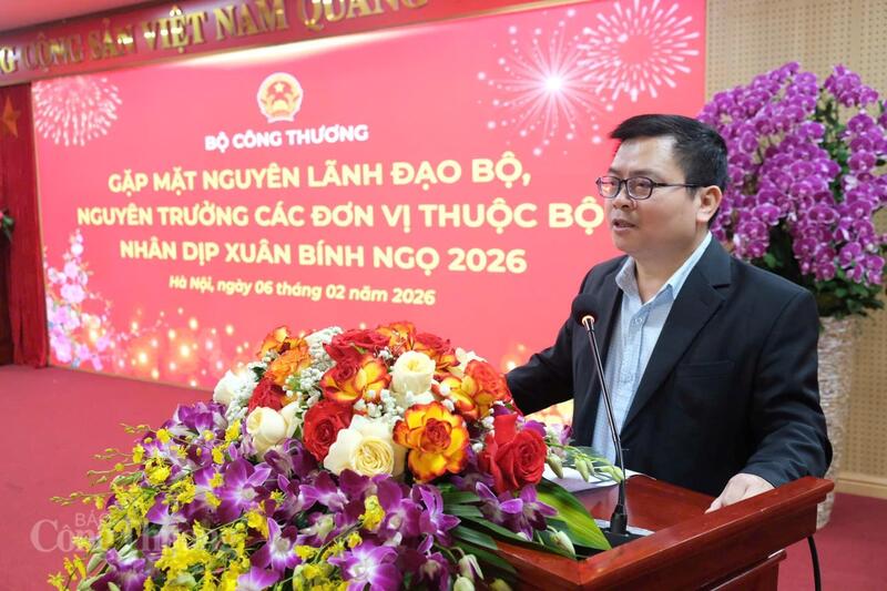 Thứ trưởng Trương Thanh Hoài phát biểu tại buổi gặp mặt.