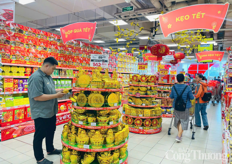 Gian hàng quà tết tại siêu thị Go! Huế.