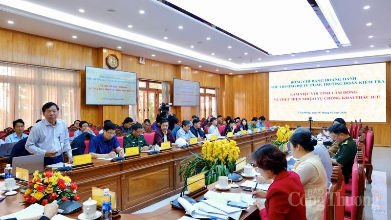 Quang cảnh buổi làm việc. Ảnh: Lê Sơn