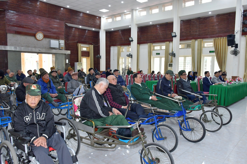 Toàn cảnh buổi gặp mặt tại Trung tâm điều dưỡng Thương binh Thuận Thành (Bắc Ninh).