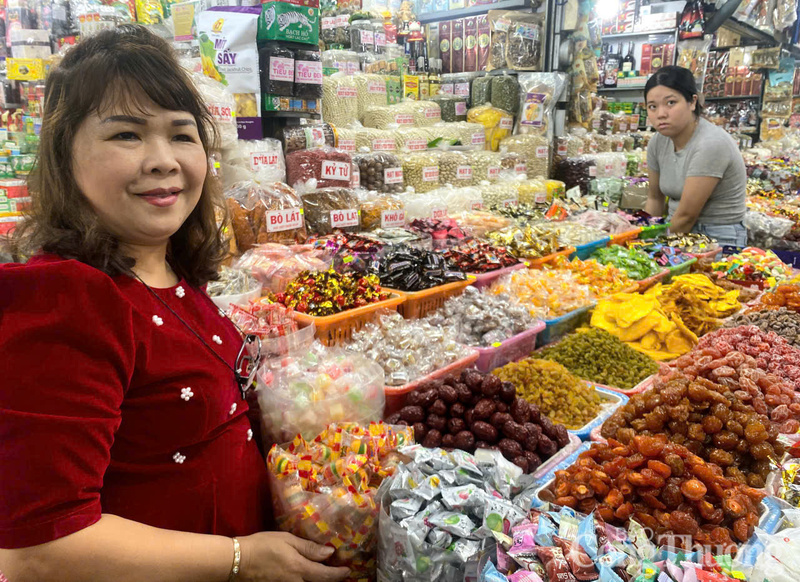 Chị Trần Thu Hương cho biết, hàng hoá Tết năm nay dồi dào, phong phú, song hiện sức mua vẫn chưa cao.