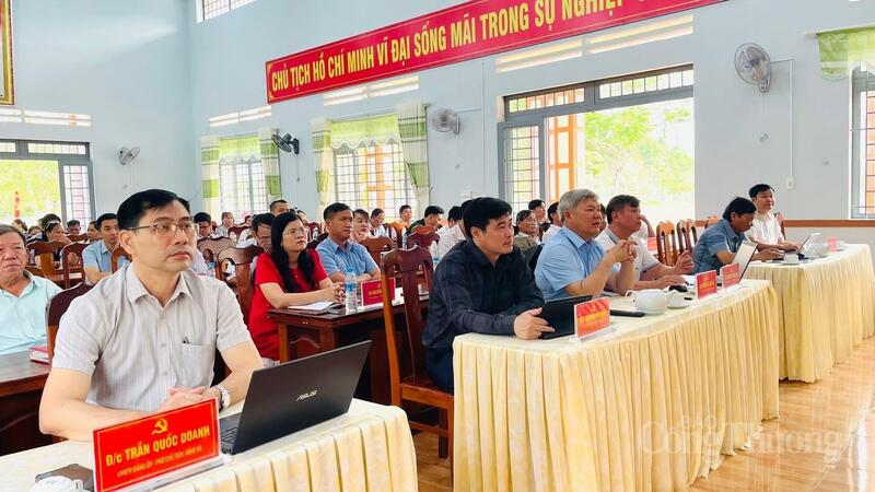 Các đại biểu dự tại điểm cầu xã Cát Tiên 2, tỉnh Lâm Đồng.