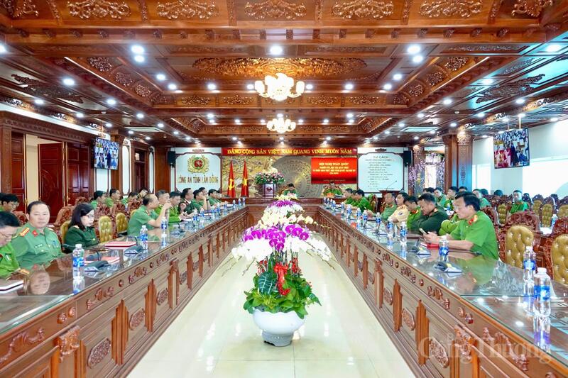 Tại điểm cầu Công an tỉnh Lâm Đồng, có 9500 cán bộ, chiến sỹ ngành Công an tham dự hội nghị.