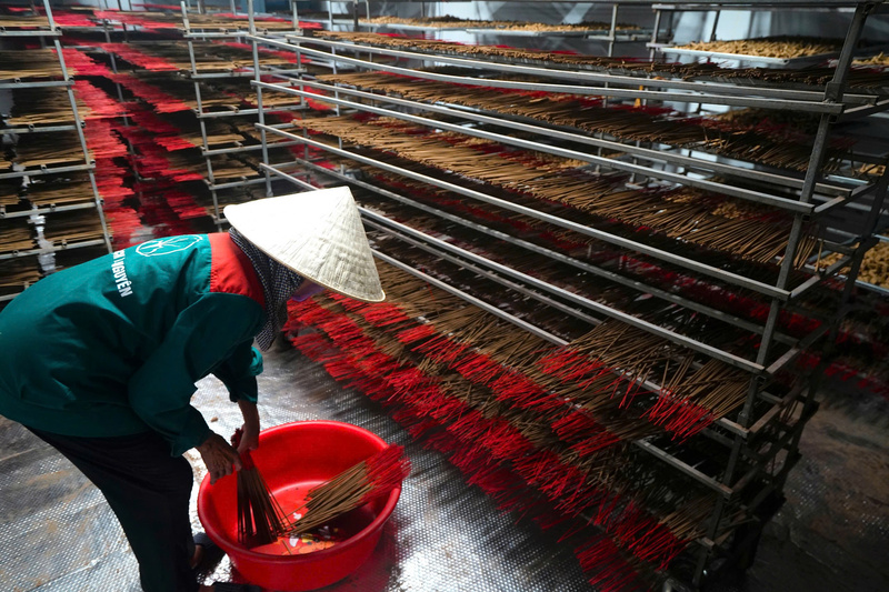 Cơ sở sản xuất nhang, trầm của Công ty TNHH MTV Tân Nguyên.