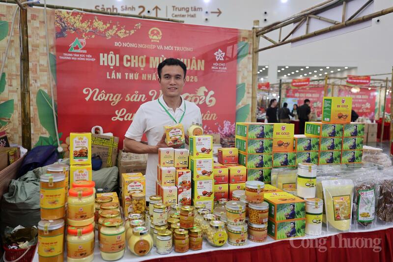 Ông Nguyễn Trường Sơn, thành viên Hợp tác xã nông nghiệp công nghệ cao BK Foods (tỉnh Thái Nguyên). Ảnh: Minh Trang