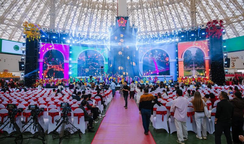 Hội chợ Mùa Xuân ngày 8/2 tung loạt ưu đãi, giảm giá đến 70%.