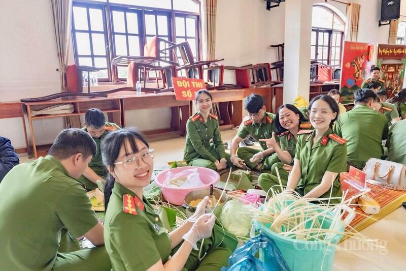 Công an tỉnh Lâm Đồng tổ chức cuộc thi gói bánh chưng với thông điệp "những chiếc  bánh chưng không lời và mùa xuân ấm áp".