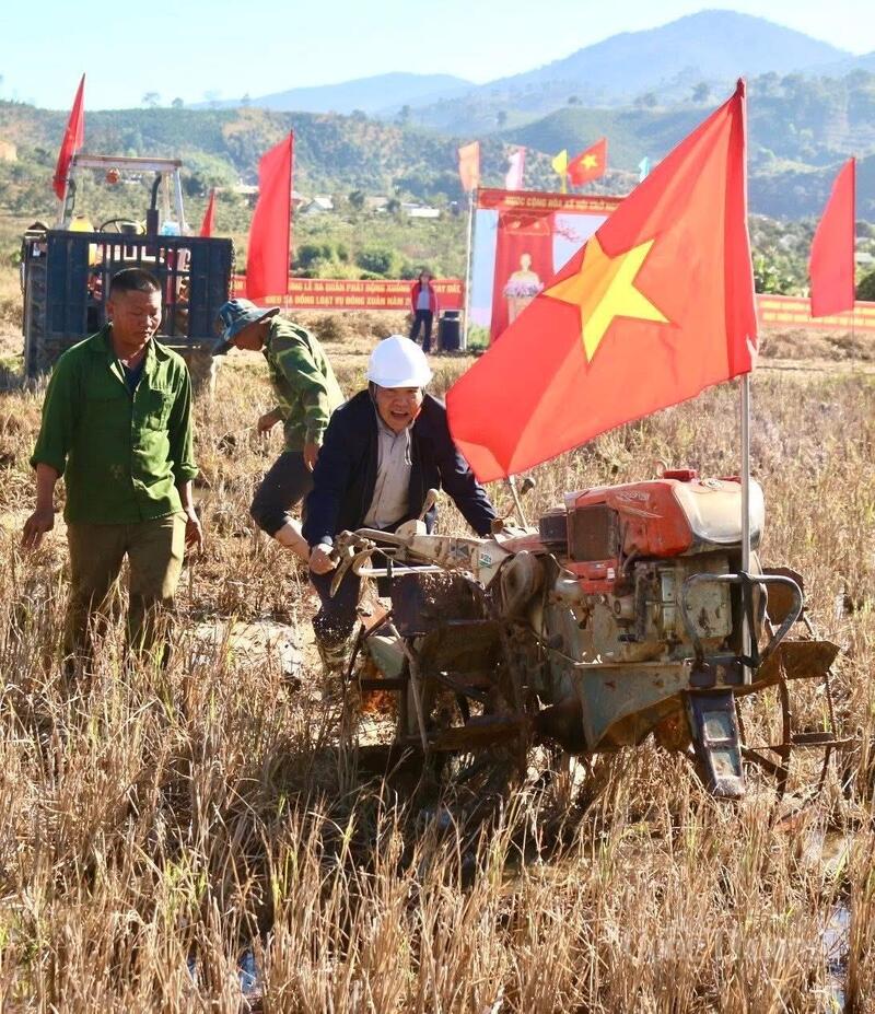 Hăng hái xuống đồng vụ đông xuân 2026, xã Đam Rông 2.