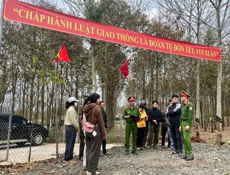 Giữ vững an ninh trật tự, an toàn xã hội, tạo điều kiện để Nhân dân đón xuân mới.