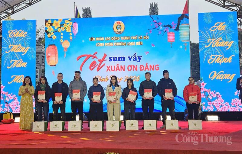 Công tác chăm lo Tết cho đoàn viên, người lao động luôn được phường Long Biên quan tâm, hỗ trợ, góp phần mang đến cái Tết ấm áp, đủ đầy.
