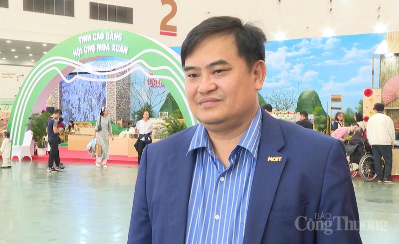 Tham tán Thương mại Lê Phú Cường, Thương vụ Việt Nam tại Philippines chia sẻ với phóng viên tại Hội chợ Mùa Xuân.