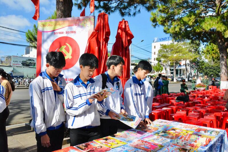 Hội Báo xuân Bính Ngọ 2026 diễn ra trong 4 ngày (từ ngày 9 - 12/2) tại Quảng trường Đại Đoàn Kết, phường Pleiku, tỉnh Gia Lai. Ảnh: Hiền Mai