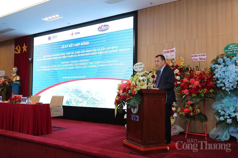 Chủ tịch HĐTV EVN Đặng Hoàng An phát biểu tại lễ ký.