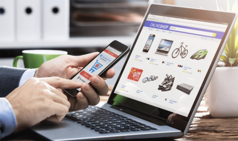 Ở thời điểm tình hình kinh tế vĩ mô có nhiều tác động, thương mại điện tử giúp doanh nghiệp mở rộng kênh phân phối. Ảnh minh họa