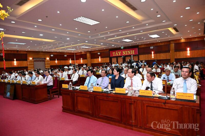 Đoàn đại biểu Trung ương đến thăm và chúc Tết Đảng bộ, chính quyền, nhân dân tỉnh Tây Ninh. Ảnh: Nguyễn Tiến