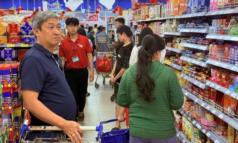 Năm 2026, TP. Hồ Chí Minh đặt mục tiêu tổng mức bán lẻ hàng hóa và doanh thu dịch vụ tiêu dùng tăng trên 15%. Ảnh: Minh Khuê.