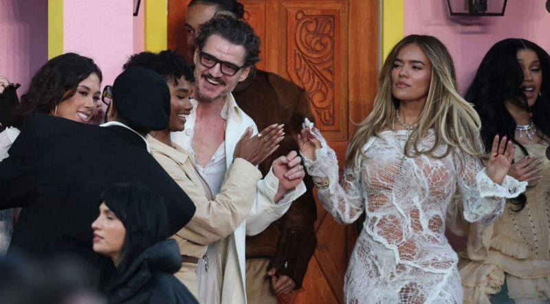 Dàn sao đình đám Pedro Pascal, Jessica Alba, Lady Gaga, Ricky Martin, Karol G góp mặt tại Super Bowl LX 2026. Ảnh: X