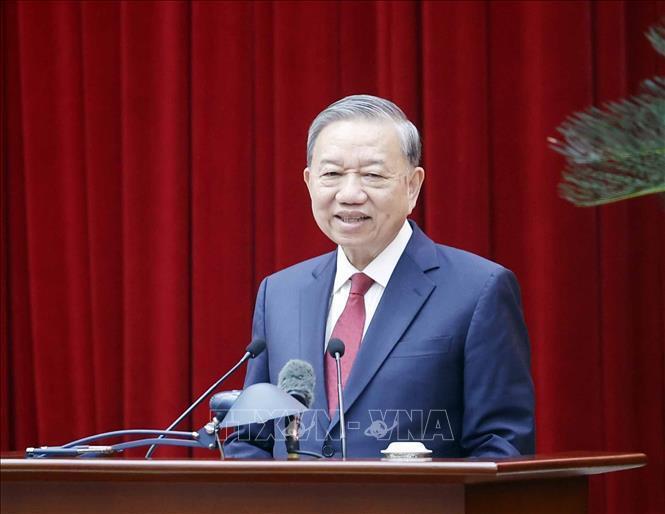 Tổng Bí thư Tô Lâm phát biểu tại cuộc gặp mặt thành viên Tiểu ban chuẩn bị Đại hội XIV của Đảng và Ban Chỉ đạo Tổng kết 40 năm đổi mới. Ảnh: Thống Nhất/TTXVN