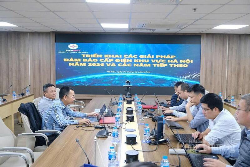 Công ty Truyền tải điện 1 họp triển khai các giải pháp đảm bảo cấp điện năm 2026. Ảnh: Mạnh Hùng