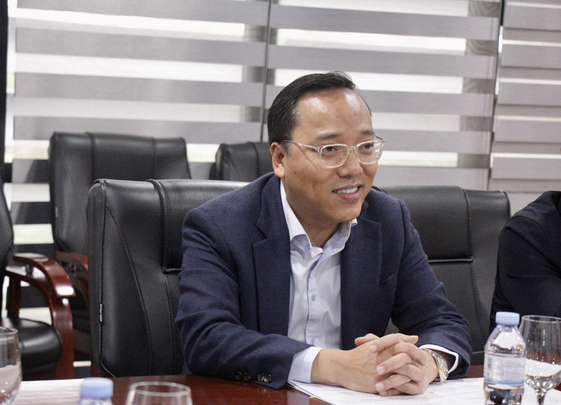 Thứ trưởng Bộ Công Thương Nguyễn Hoàng Long chủ trì cuộc họp.