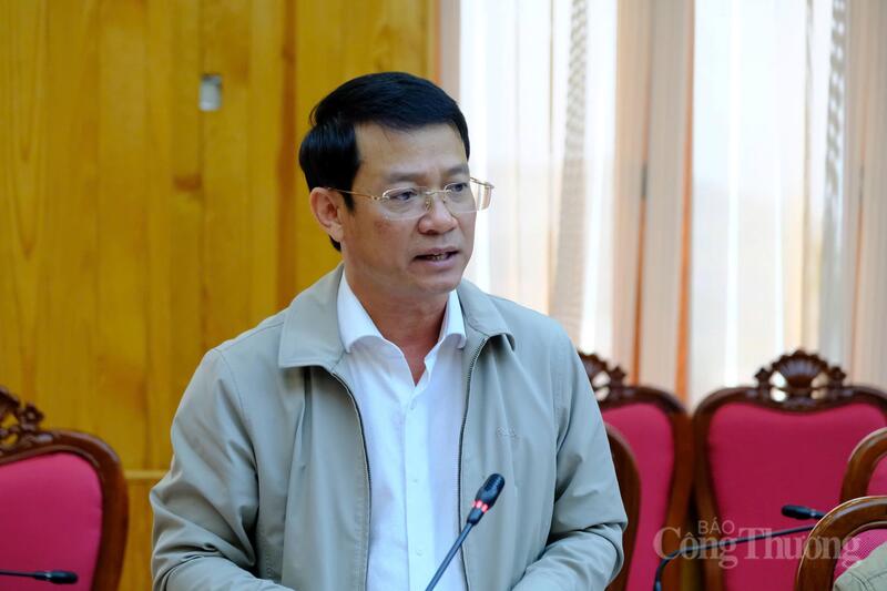 Ông Nguyễn Bá Út, Giám đốc Sở Công Thương Lâm Đồng phát biểu tại buổi làm việc. Ảnh: Duy Tín