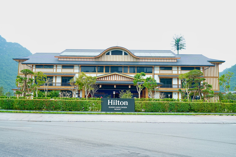 Hilton Quang Hanh Onsen Resort với tiêu chuẩn dịch vụ toàn cầu khắt khe.