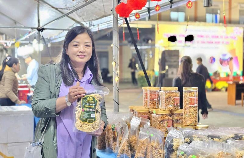 Gia Lai rộn ràng phiên chợ OCOP trước thềm tết Bính Ngọ - 3