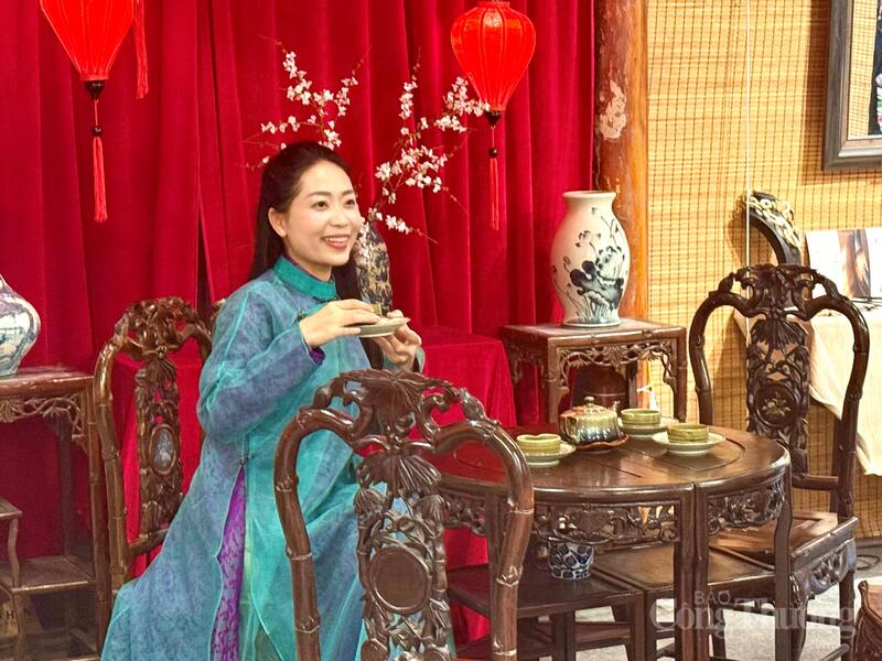 Không gian Di tích số 22 Hàng Buồm đang là điểm hẹn khám phá văn hóa Tết cổ truyền dân tộc. Ảnh: Diệu Anh