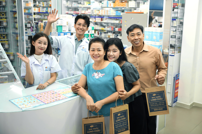 Hơn 320 nhà thuốc Long Châu mở cửa xuyên tết Nguyên đán, sẵn sàng chăm lo sức khoẻ bà con trong kỳ nghỉ dài ngày.