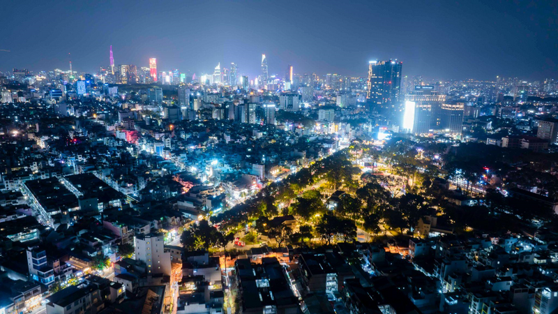 Công viên số 1 Lý Thái Tổ tạo ra một “khoảng lặng xanh” giữa trung tâm siêu đô thị TP. Hồ Chí Minh