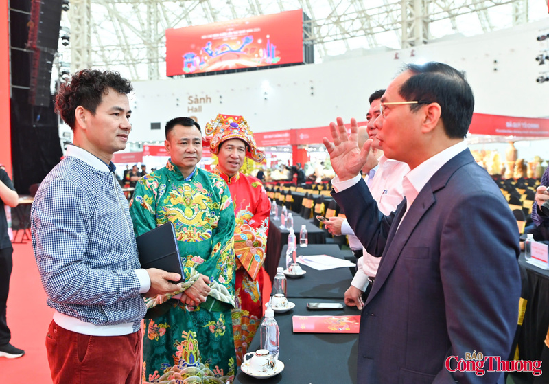 Phó Thủ tướng Bùi Thanh Sơn chỉ đạo tổ chức Lễ bế mạc Hội chợ Mùa Xuân 2026 với nhiều ý nghĩa - Ảnh: Nam Nguyễn.