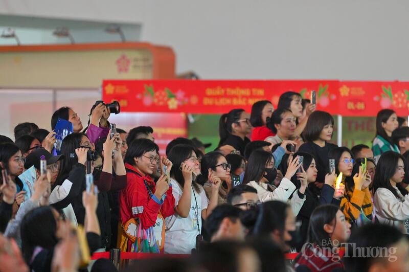 Thủ tướng: Hội chợ Mùa Xuân đã khắc họa sinh động dòng chảy kinh tế - xã hội đầu năm mới - 6