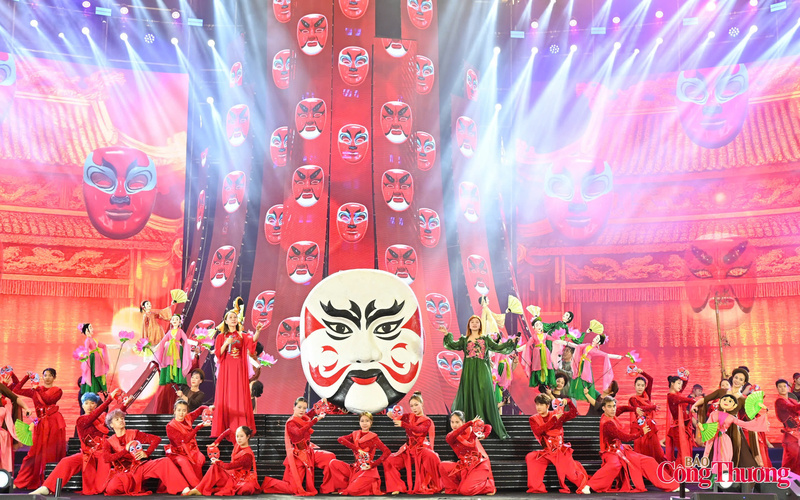 Không khí của Hội chợ Mùa Xuân 2026 là một sự kiện kết nối kinh tế và văn hóa lớn.  Ảnh: Nam Nguyễn.