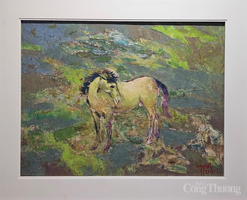 Tranh sơn dầu tại Triển lãm “Sắc xuân Bính Ngọ 2026” đang diễn ra giữa lòng phố cổ Hà Nội.