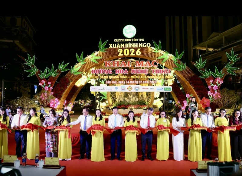 Nghi thức cắt băng khai mạc "Đường hoa nghệ thuật".