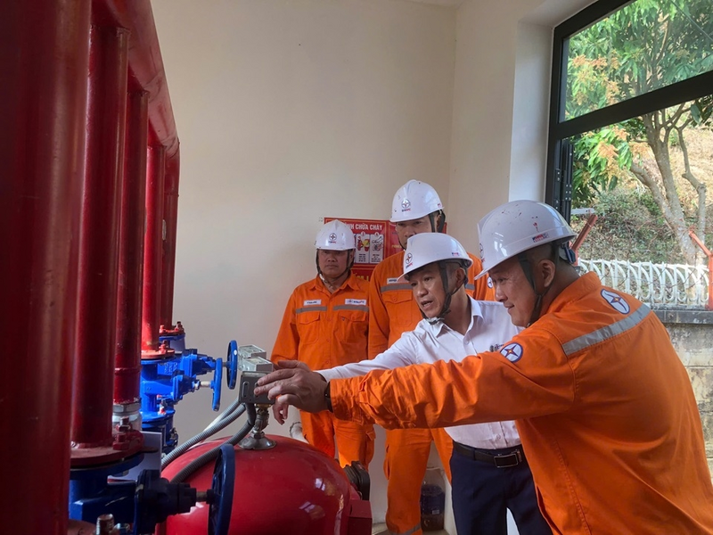 Xí nghiệp lưới điện Cao thế Sơn La kiểm tra công tác PCCC tại các trạm 110kV.