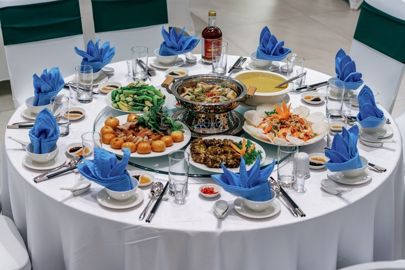 Nhâm nhi sơn hào hải vị