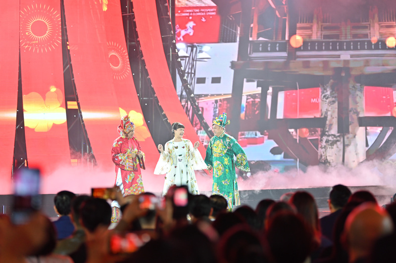 Toàn cảnh lễ bế mạc Hội chợ Mùa Xuân lần thứ nhất năm 2026 qua ảnh - 10