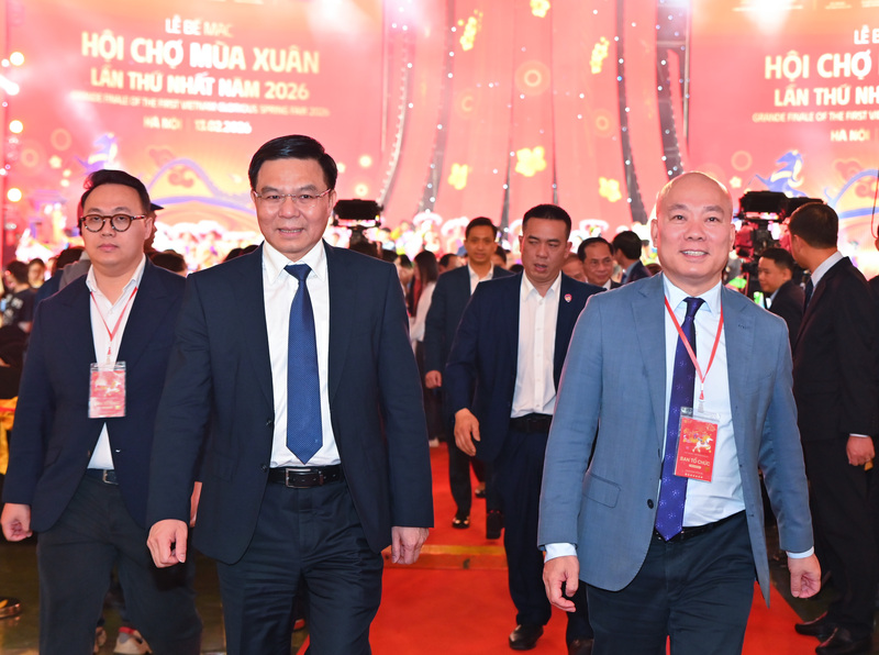 Quyền Bộ trưởng Bộ Công Thương Lê Mạnh Hùng tới dự buổi lễ.