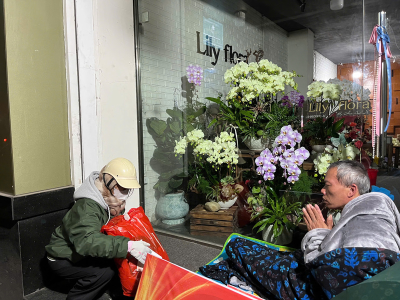 Những hành động giản dị đã lan tỏa tinh thần sẻ chia, trách nhiệm của tuổi trẻ hôm nay đến với cộng đồng xã hội