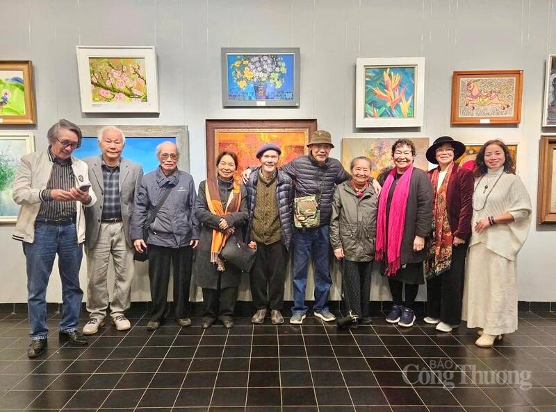 Triển lãm cũng phản ánh rõ nét sự kế thừa giữa các thế hệ nghệ sĩ. Các tên tuổi kỳ cựu mang đến độ chín của trải nghiệm sáng tạo, trong khi lớp nghệ sĩ trẻ và trung niên thể hiện tinh thần tìm tòi, mở rộng biên độ biểu đạt.