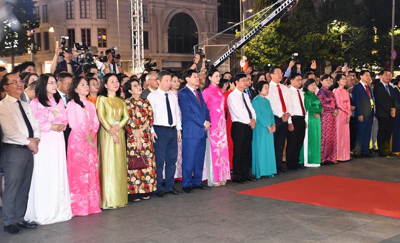 Đại biểu tham dự lễ khai mạc. Ảnh: Thanh Minh.